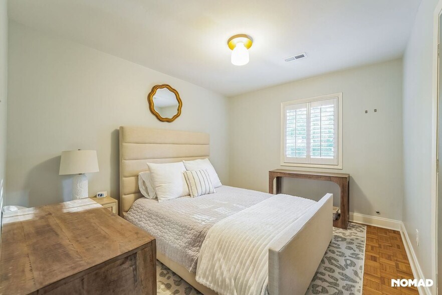 Building Photo - 7112 Valley Haven Dr