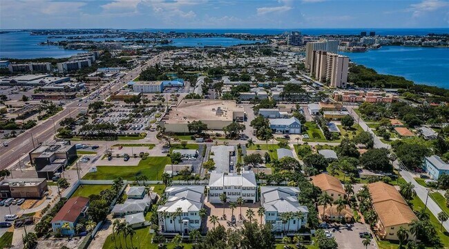 Building Photo - 7004 Grevilla Ave S