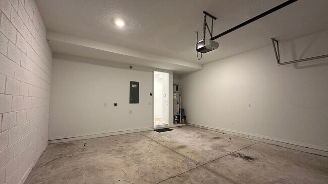 Building Photo - 8454 Sperry St