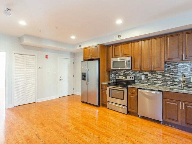 Building Photo - 2534 Amber St