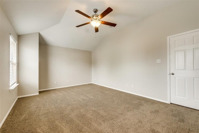 Building Photo - Beautifully updated two-story home in the ...