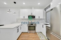 Building Photo - Modern 3-Bed, 3-Bath Townhome in the Heart...