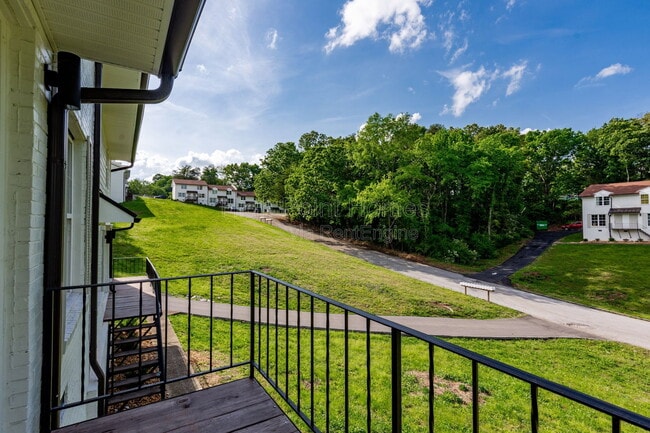 Building Photo - 400 Gallery Ln