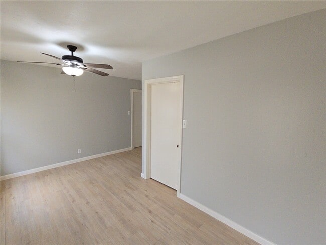 Building Photo - 2705 S Crockett St