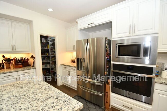 Building Photo - 505 Elm Cottage Ct