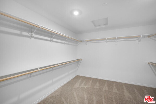 Building Photo - 2311 Blue Elm Rd