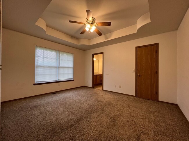 Building Photo - 1267 Pinhook Dr