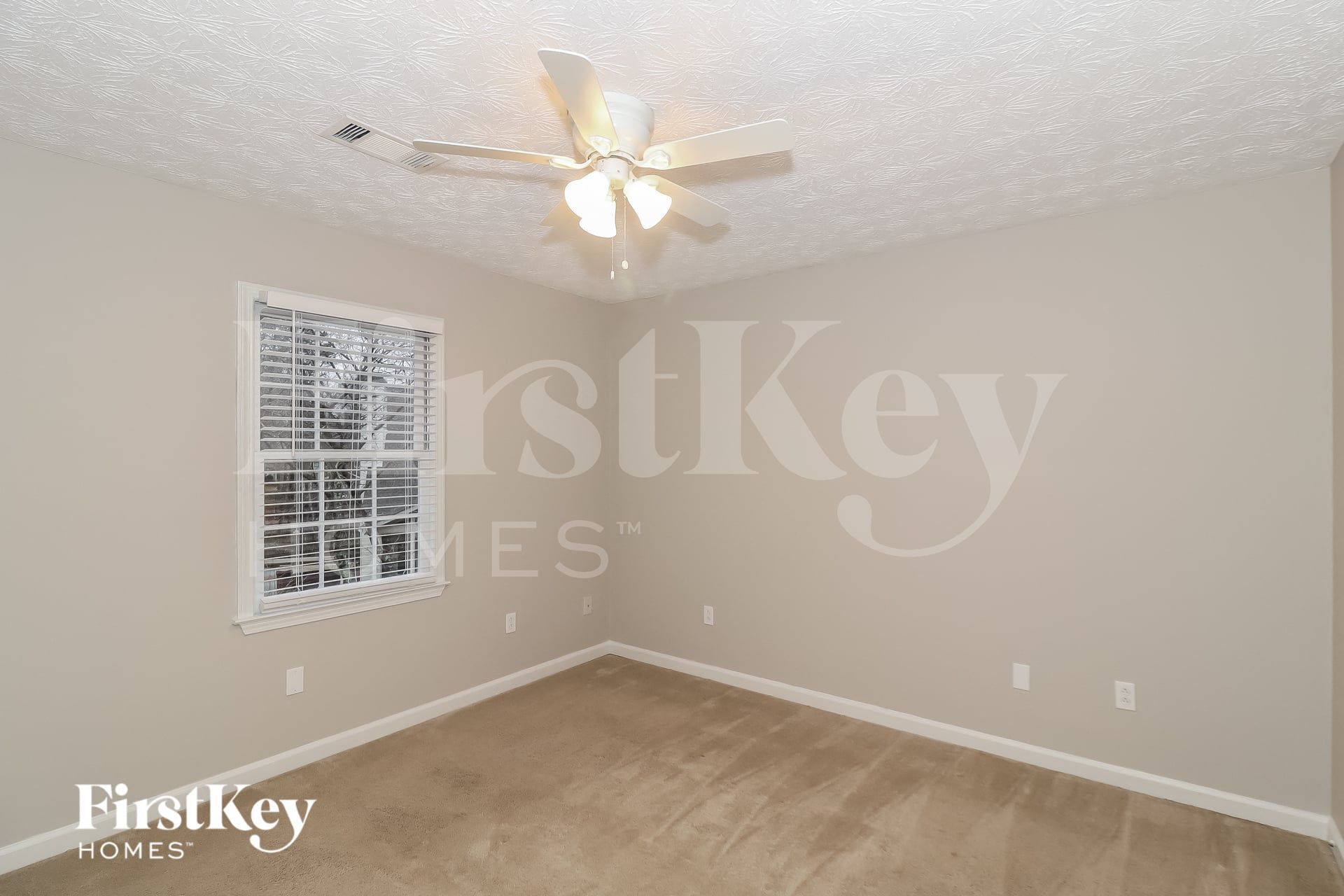 Building Photo - 2117 Gatwick Dr