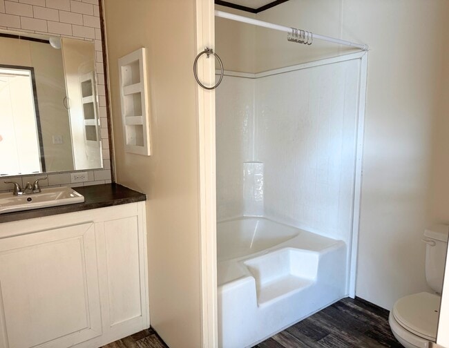 Building Photo - 709 N Power Glide Way