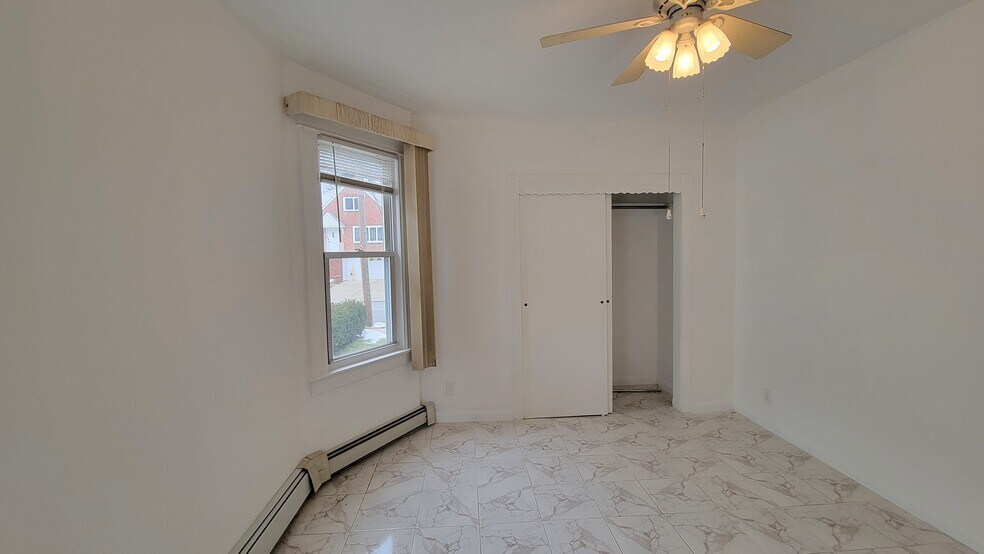 Building Photo - 768 Florence Pl