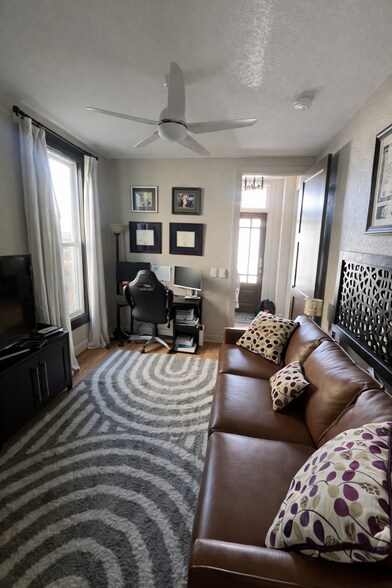 Building Photo - 151 S Lincoln St