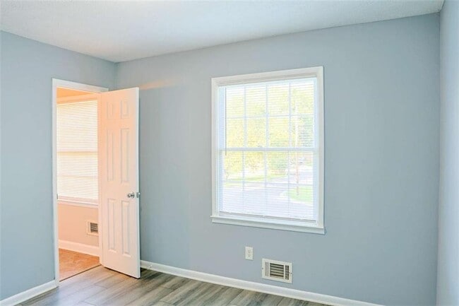 Building Photo - 130 Mimosa Dr