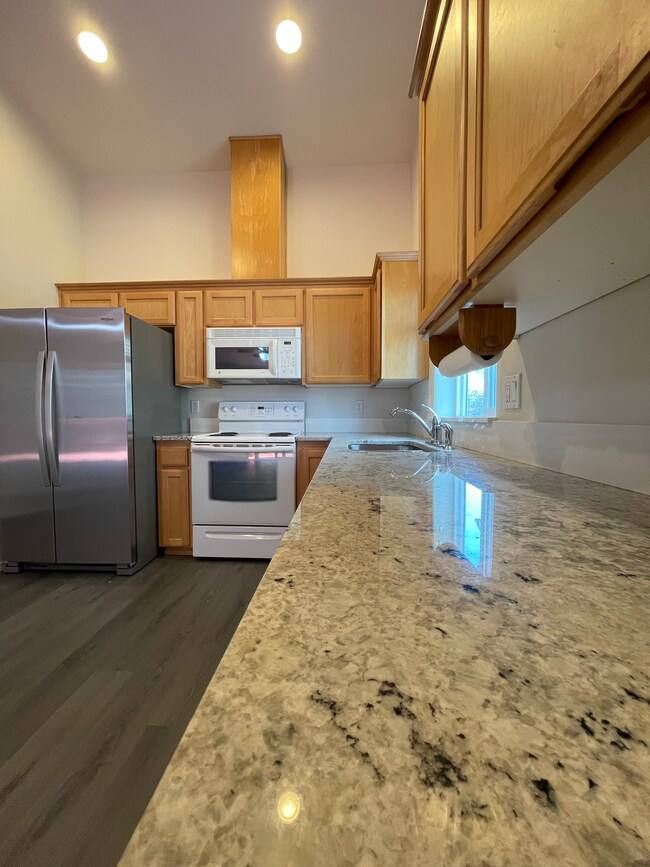 Building Photo - 5255 Mac St SE