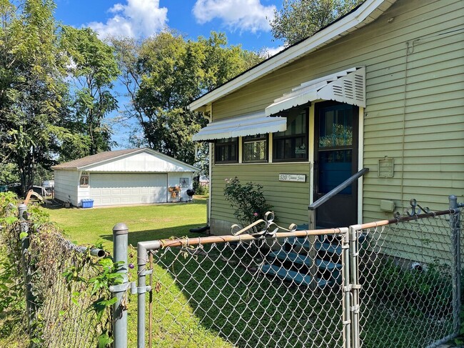 Fenced-in back yard - 520 Timmons St