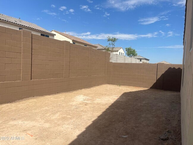 Building Photo - 1561 Sabel Ct