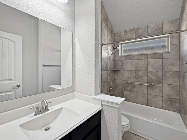 Building Photo - 9002 Monument Parke