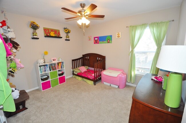 Building Photo - Landstown Lakes