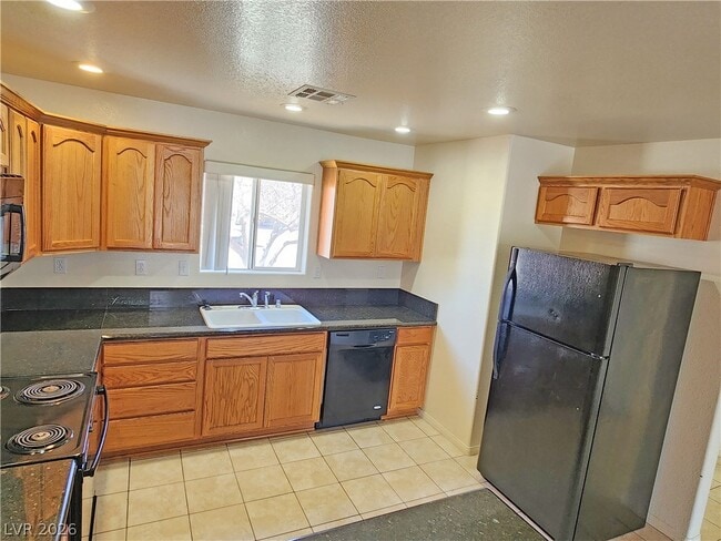 Building Photo - 1971 Teepee Rd