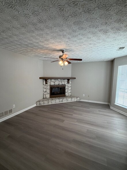 Building Photo - 3690 Stephanie Ct