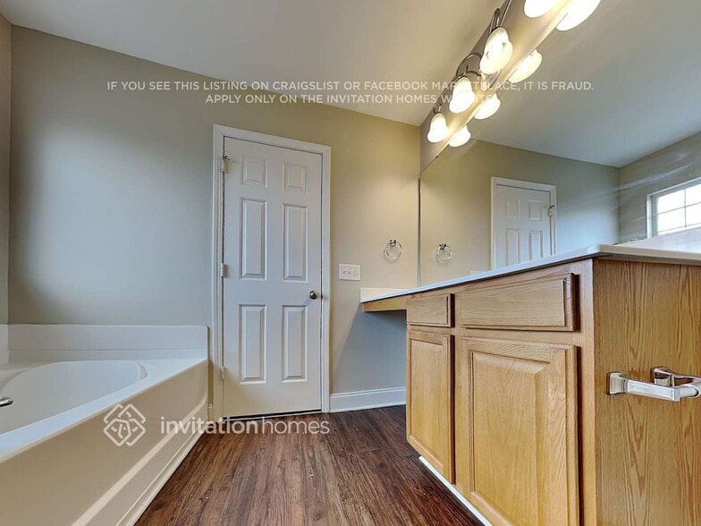 Building Photo - 208 Edgecroft Way