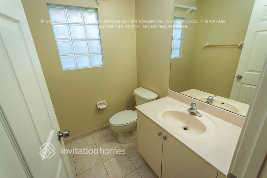 Building Photo - 6117 Adriatic Way