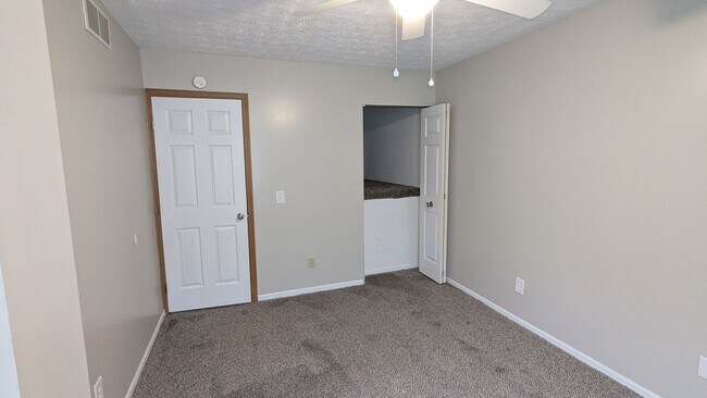 Building Photo - MN Cedar Village (873)