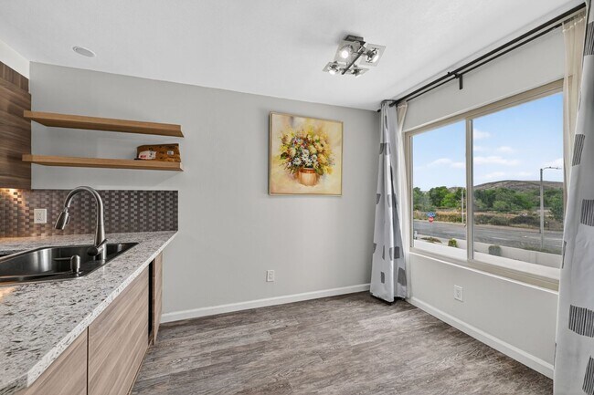 Building Photo - Santee 2 Bedroom 2 Bath Condo with Garage