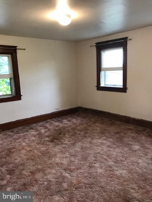 Building Photo - 132 E Maple Grove Rd