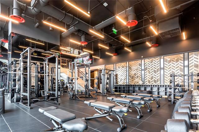 Building Photo - 398 NE 5th St