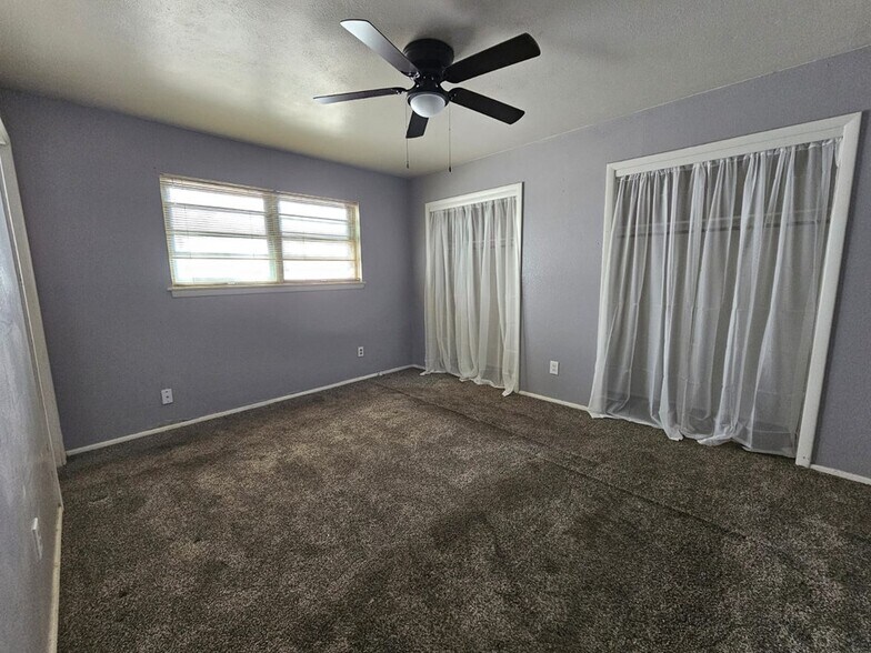 Building Photo - 601 NW 12th Pl