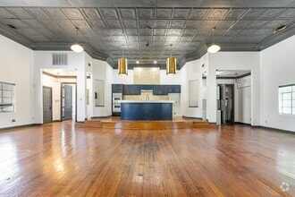 Building Photo - 2602 Kings Rd
