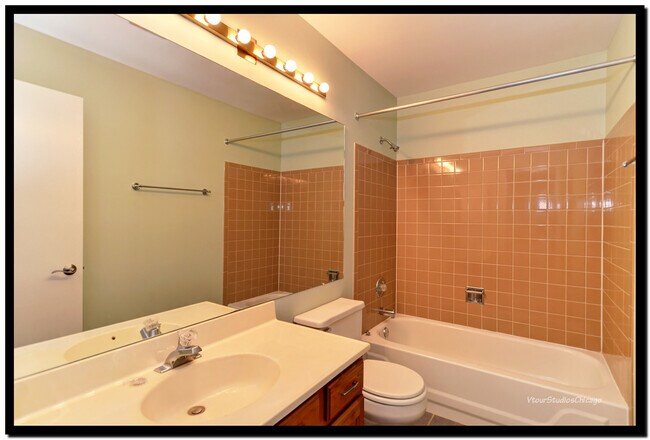 Building Photo - 1519 Darien Lake Dr