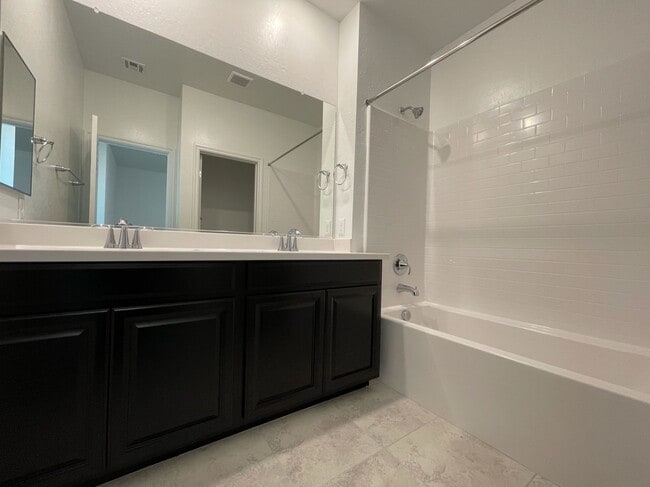 Building Photo - GATED 3 BED 2.5 BATH 2 CAR GARAGE + LOFT IN NORTH LAS VEGAS