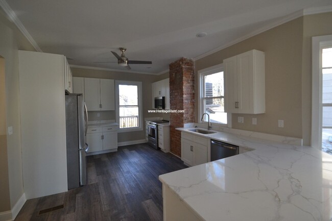 Building Photo - Lease Purchase for Evanston 5 Bedroom 3 Ba...