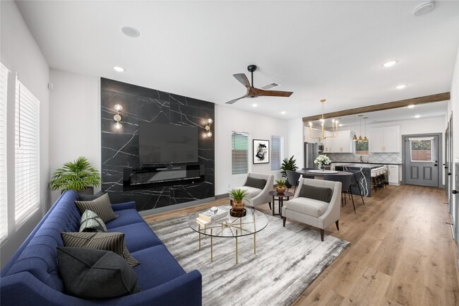 Building Photo - 6813 Parkhurst Dr