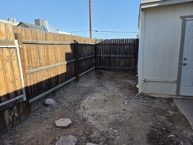 Building Photo - 4735 E Caballero St