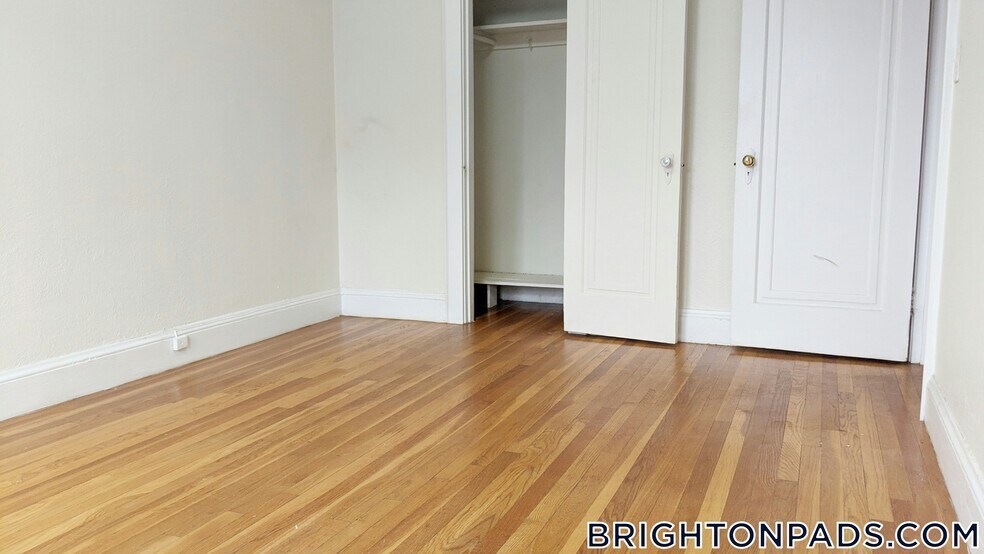 Building Photo - 2045 Commonwealth Ave