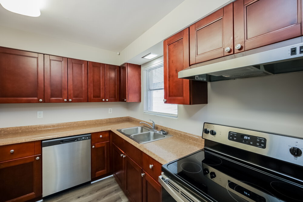 Building Photo - 502 Leeland Heights Blvd E