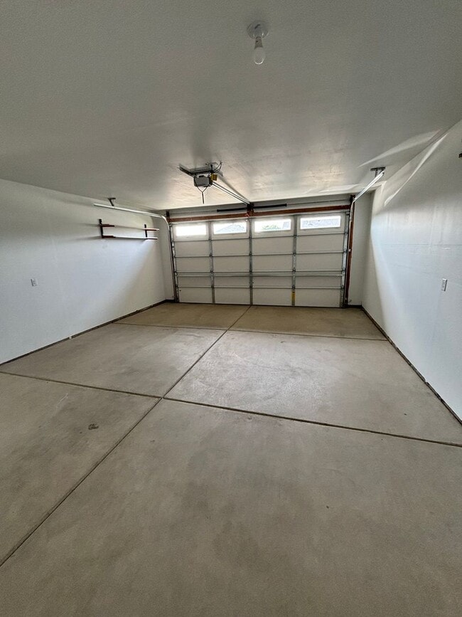 Building Photo - 3624 N Britton Rd
