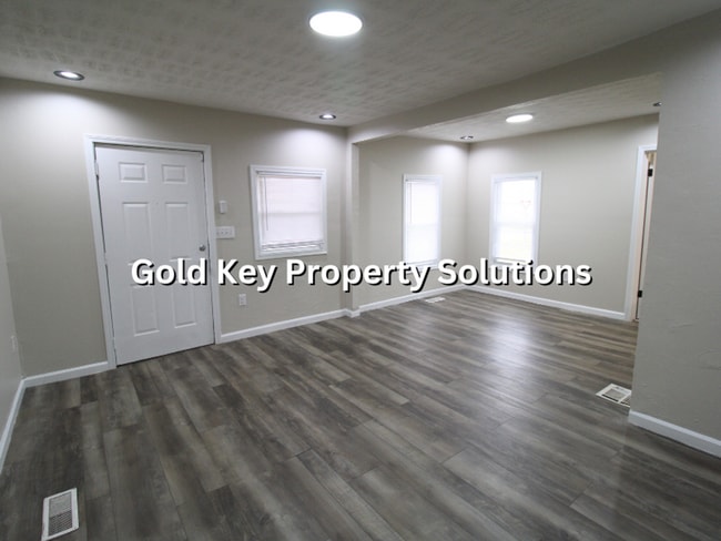 Building Photo - Updated 3 BR 1 BA House with Upgraded Appliances (SECTION 8 APPROVED)