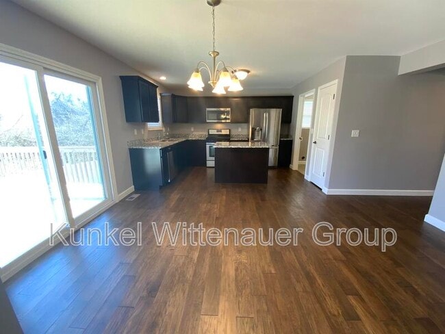 Building Photo - 7024 Milburn Estates Dr