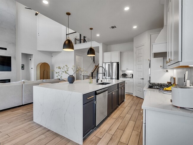 Building Photo - 913 Goose Creek St