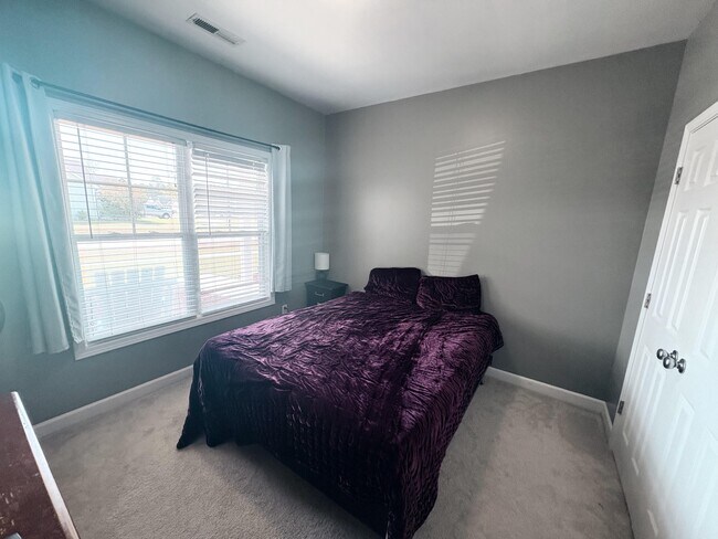 Building Photo - 174 Moonstone Ct