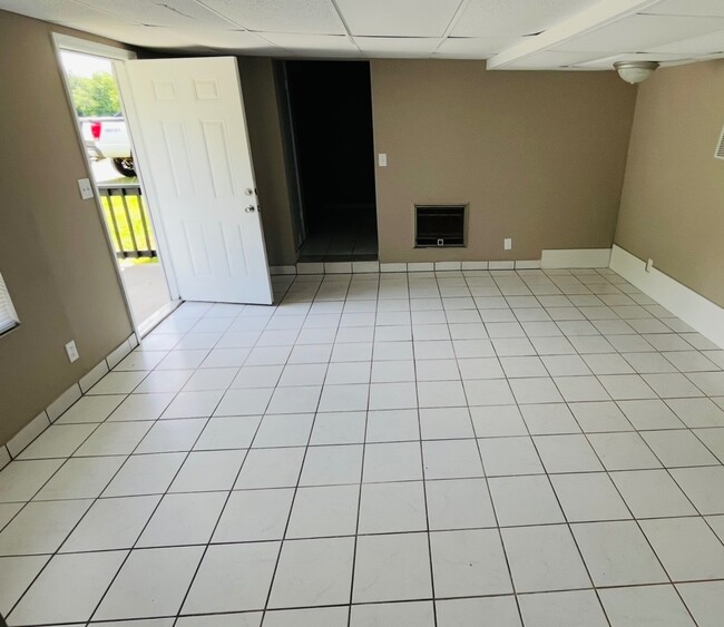Building Photo - 2032 Mill Creek Rd SW