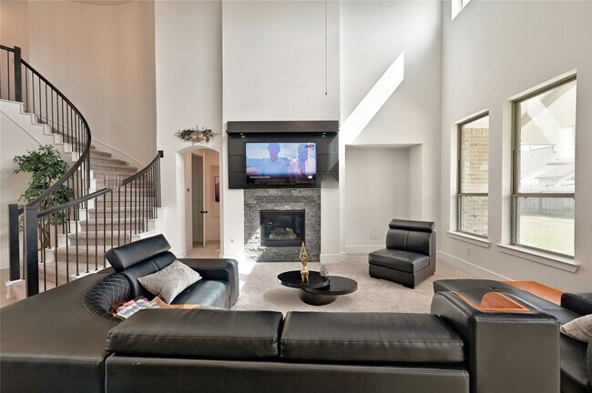 Building Photo - 6211 Shore Ridge Ct