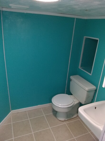 Bathroom - 107 School St