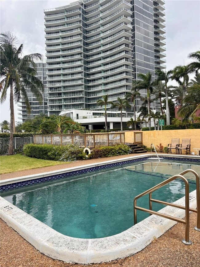 Building Photo - 2121 N Ocean Blvd