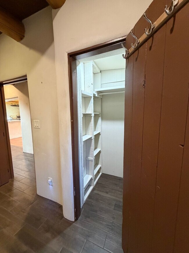 Building Photo - 152 Lorenzo Rd