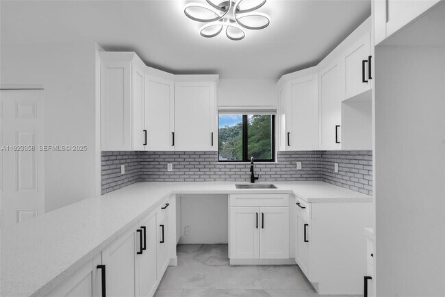 Building Photo - 1413 NW 40th St