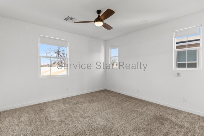 Building Photo - 3218 W Glendale Ave